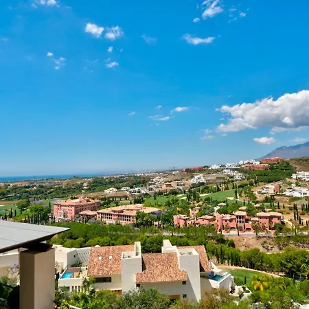 Mediterranean Swing - Acosta 4, Padierna Apartment *