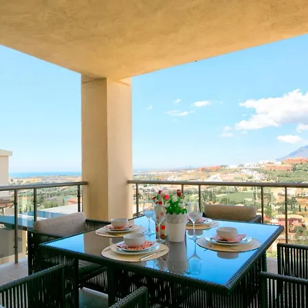 Mediterranean Swing - Acosta 4, Padierna Apartment *